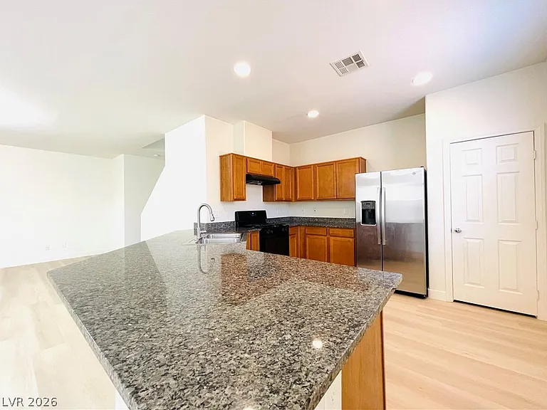 9206 Valley Betica Ave — Photo 4