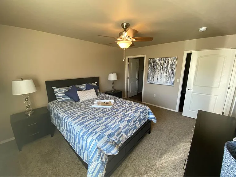 4780 N Lynndale Dr #11 — Photo 10