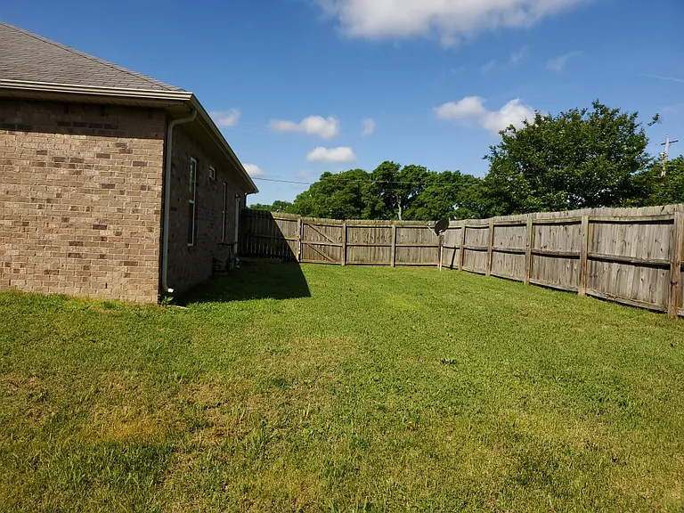 365 Cottage Dr — Photo 7