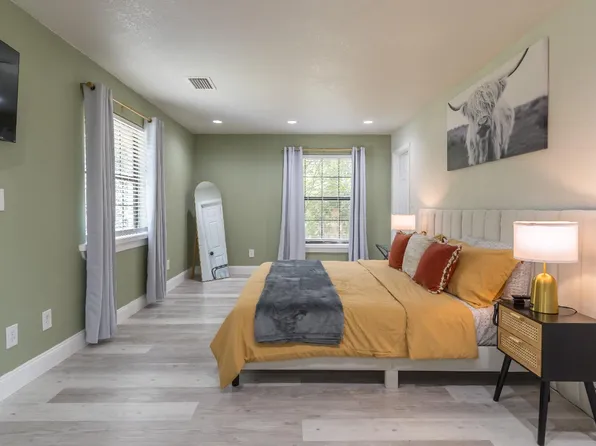 1570 S Ridgewood Ave, Deland, FL 32720