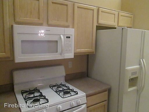 3rd image of 5031 E Hilton Ave