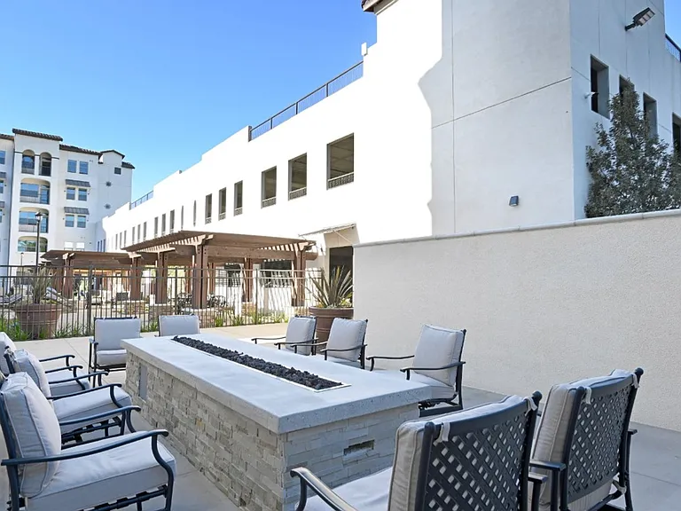 Centerpointe at Market Apartments - 3145 Market Street Riverside CA 92501 — Photo 49