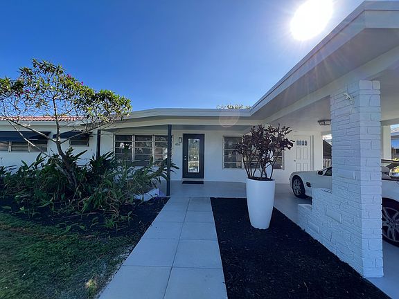 3rd image of 456 NE 28th Ter