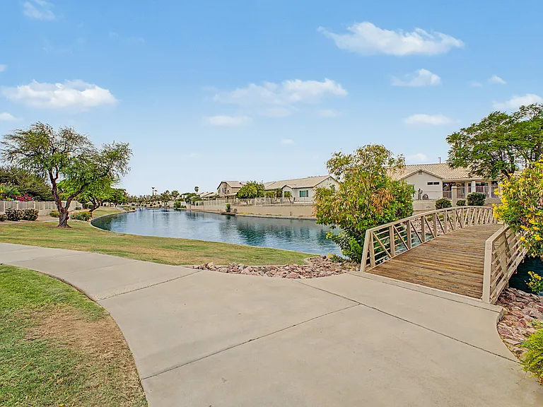 691 S Sahuaro Dr — Photo 20