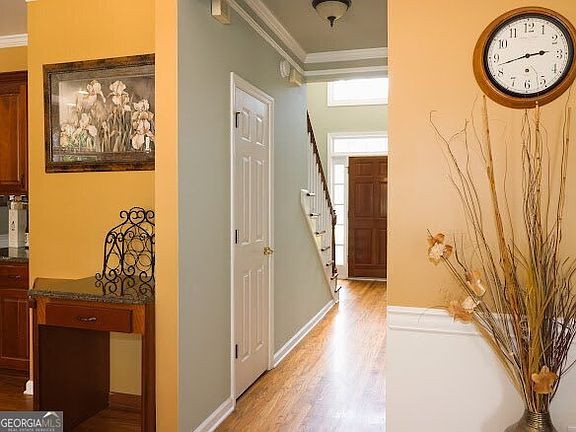 4th image of 353 Lake Forest Ct