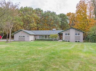 5N545 Robin Ln, Wayne, IL 60184