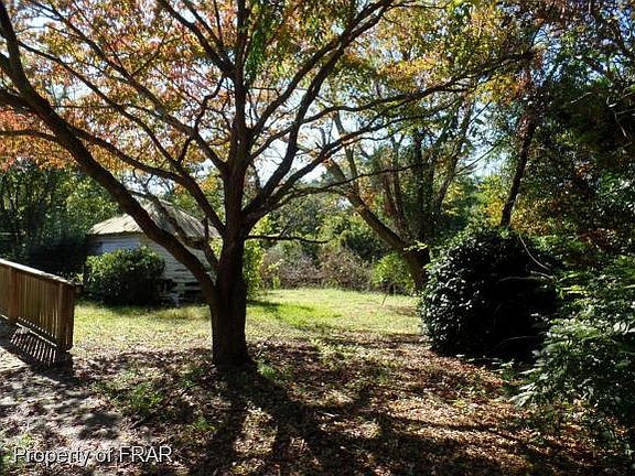 4th image of 1504 Dixon Dr