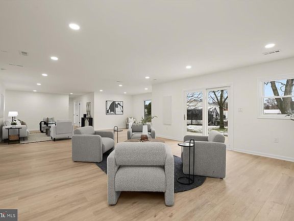 2nd image of 2025 Greengage Rd