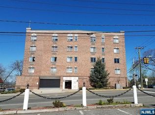 399 11th St APT 205, Palisades Park, NJ 07650