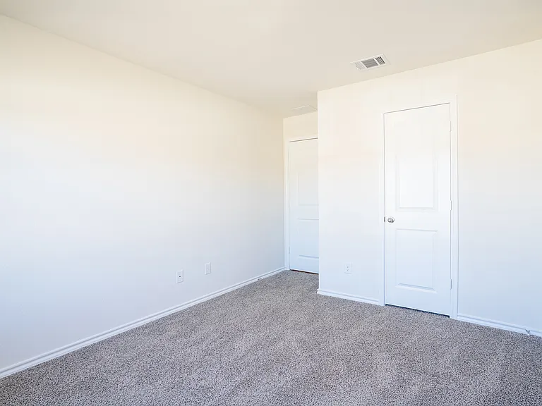 1833 Pecan Valley Dr — Photo 11
