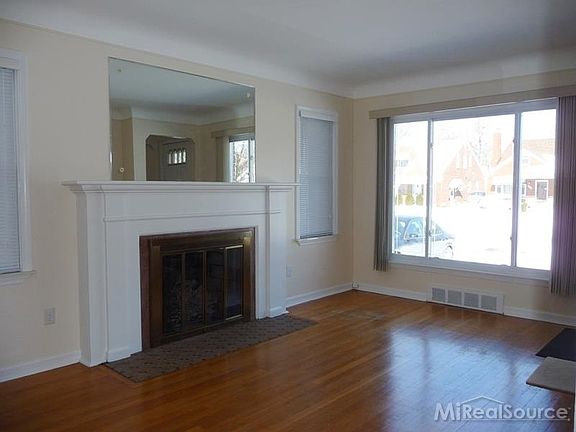 5th image of 2191 Anita Ave