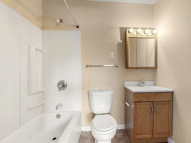 Oak Valley Apartments — Photo 85