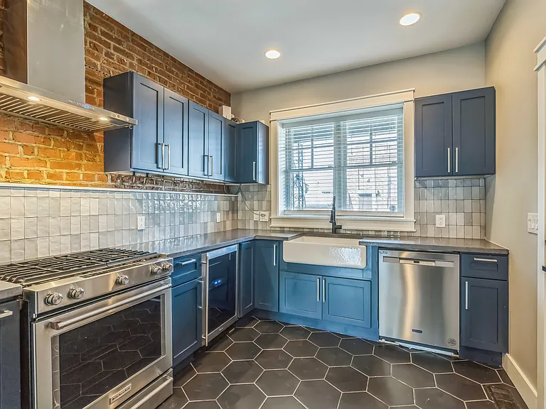 1845 E Cambria St #1 — Photo 12