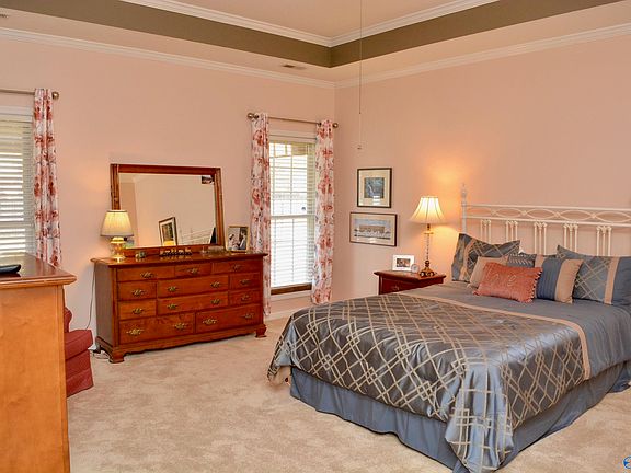 4th image of 206 Deerfoot Dr