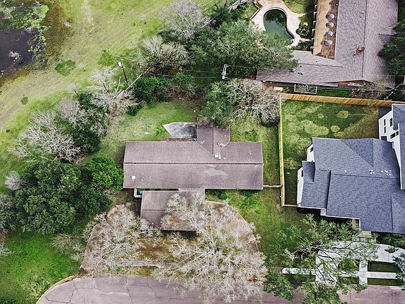 4th image of 9403 Braesheather Ct