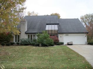 30959 Country Ridge Cir, Farmington Hills, MI 48331