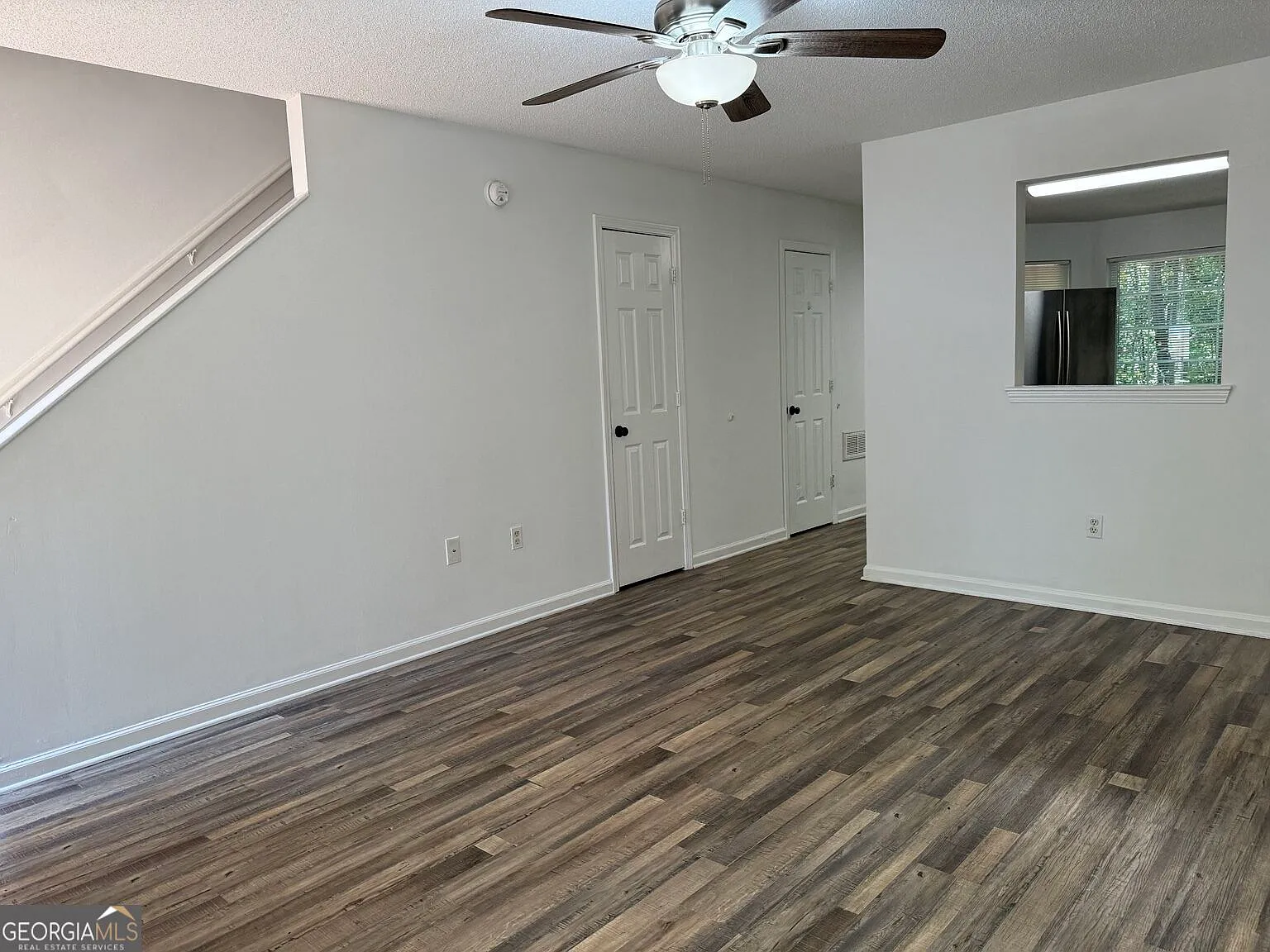 2 bed, 1.5 bath, 1104 sqft, $1,150 — Photo 3