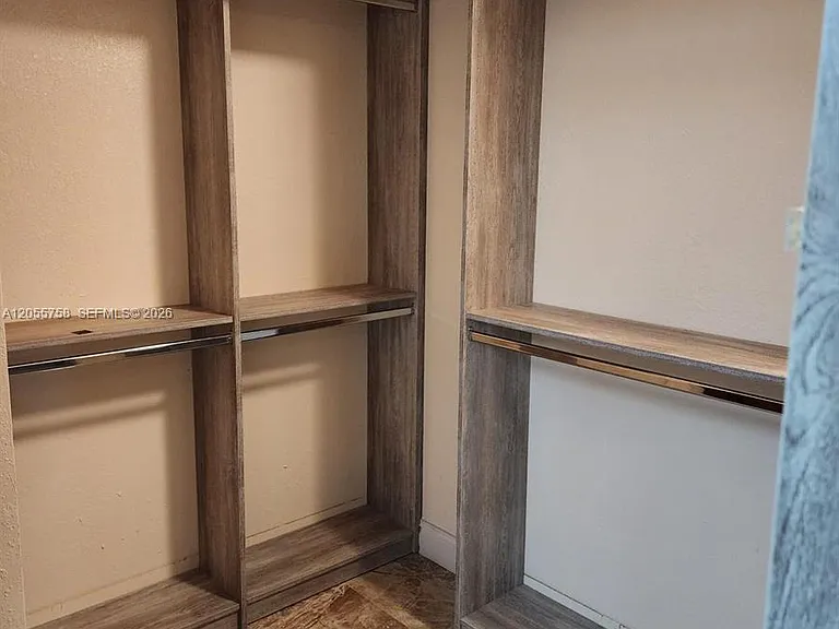 11130 N Lakeview Dr #1 — Photo 30