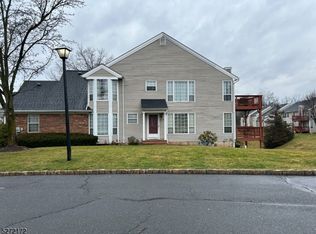 142 Buttercup Ct, White House Station, NJ 08889