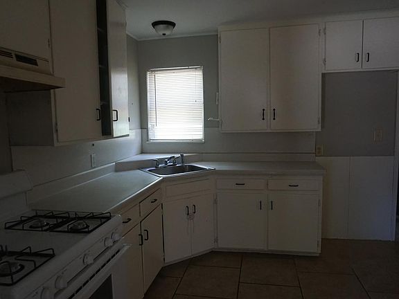 2nd image of 4308 NW 15th St