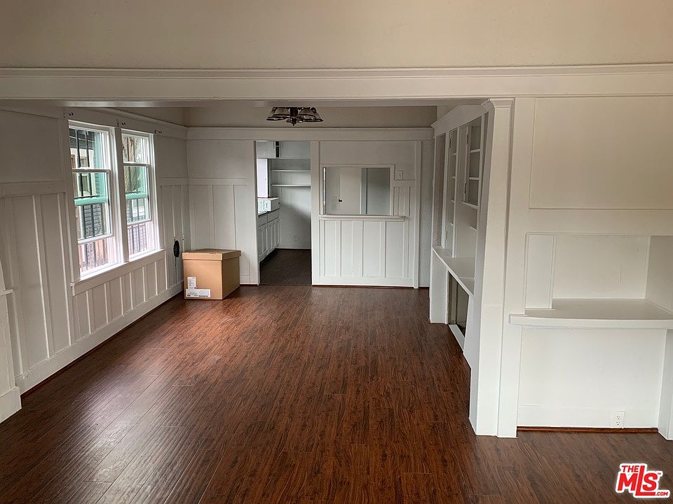 1st image of 959 W 47th St