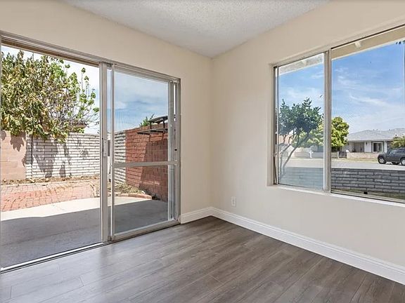 Dining room with access to courtyard