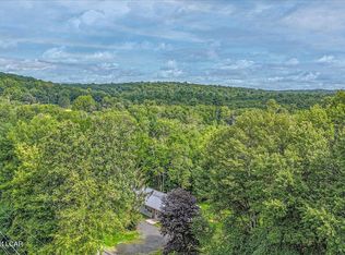 47 Village Dr, Hunlock Creek, PA 18621