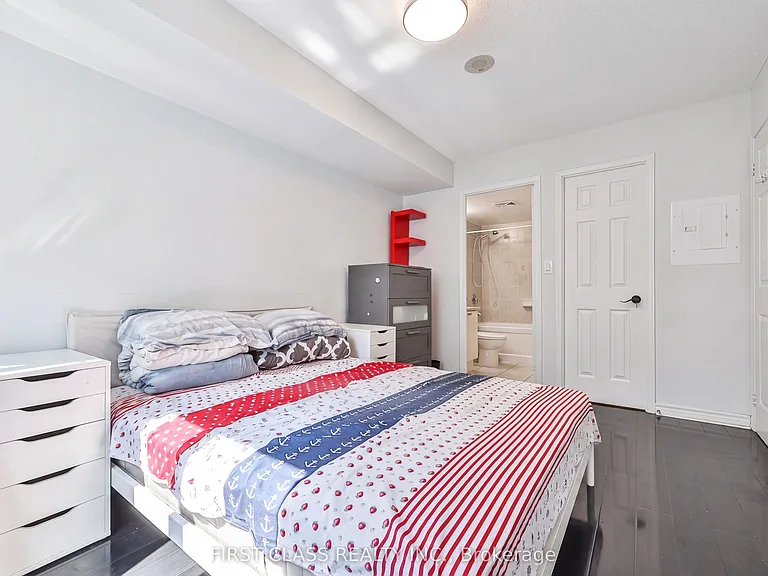 35 Hollywood Ave #1711 — Photo 12