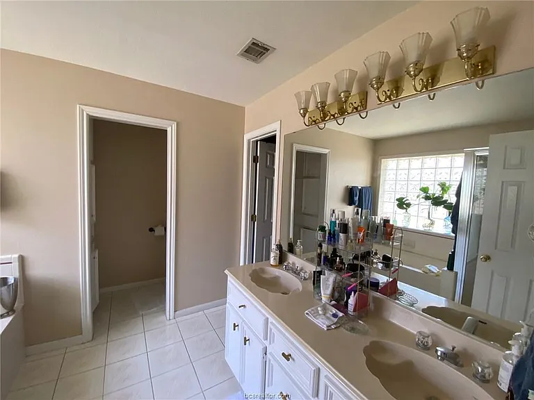 4903 Bay Oaks Ct — Photo 12