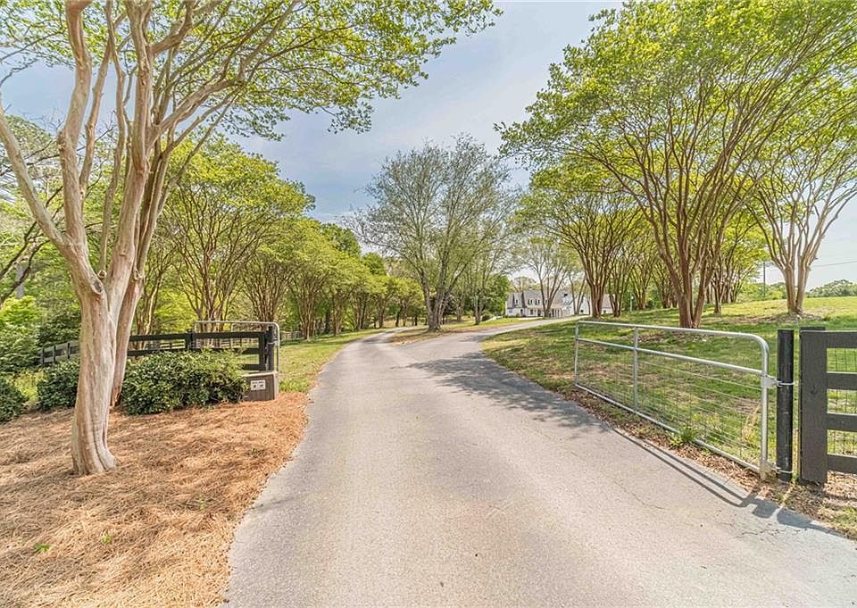 1st image of 1271 Carl Davis Rd