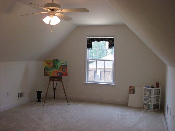 Upstairs bedroom/bonus
