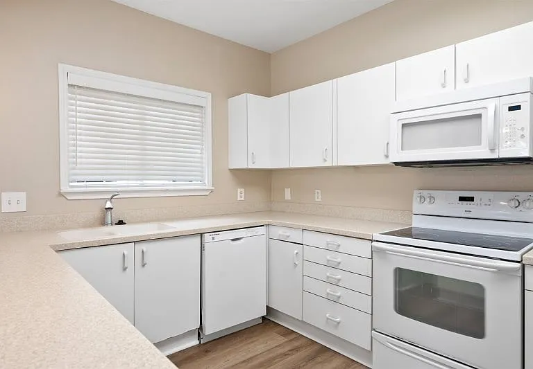 210 Oak St #1101 — Photo 17