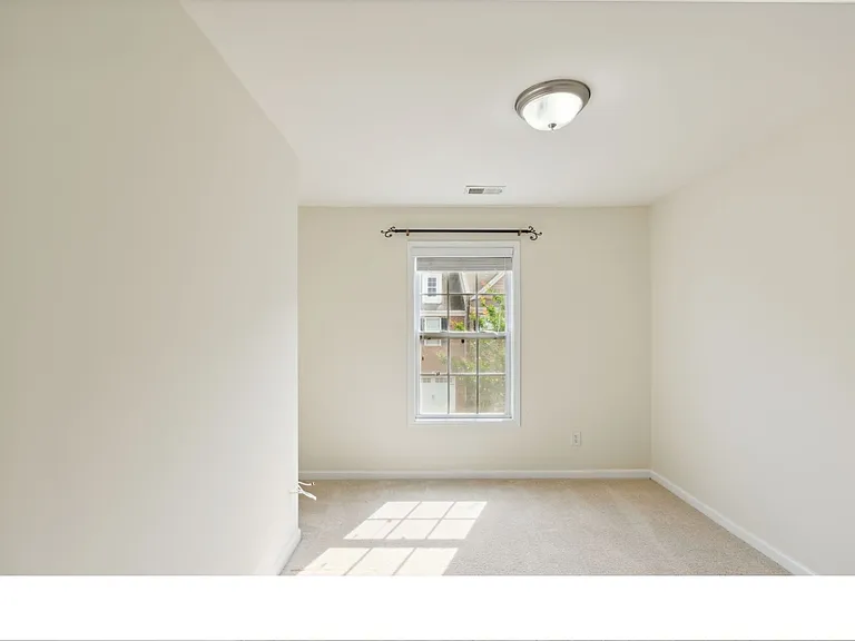 1652 Coleville Oak Ln — Photo 13