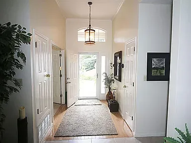3 bed, 1757 sqft, $2,200 — Photo 2