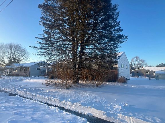 2nd image of 15 Plainview Rd