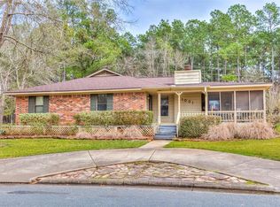 1001 Broadmoor Dr, Huntsville, TX 77340