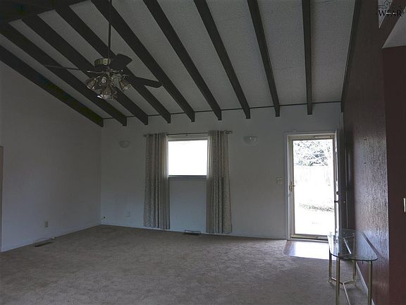 2nd image of 1000 E Beverly Loop
