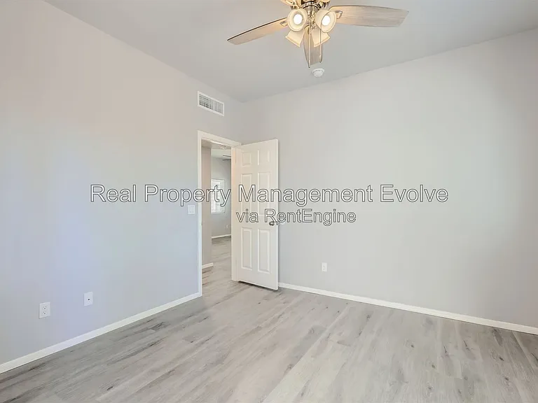 7010 N 80th Ave #3 — Photo 14
