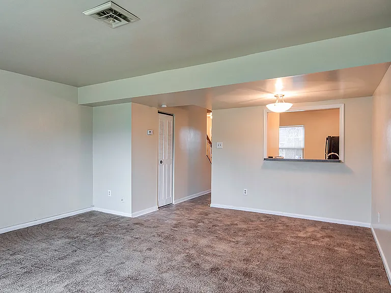 Saddlewood Apartments & Townhomes — Photo 14