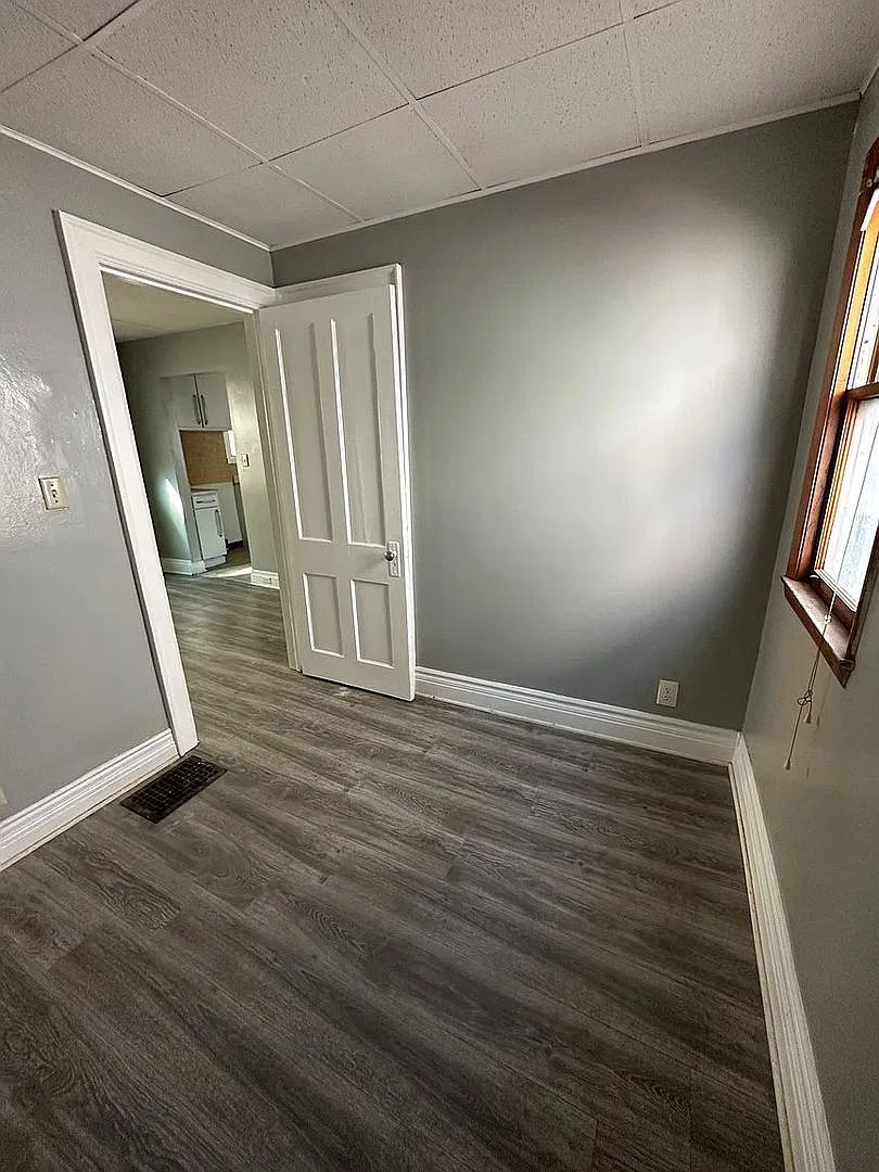 872 West ave — Photo 3