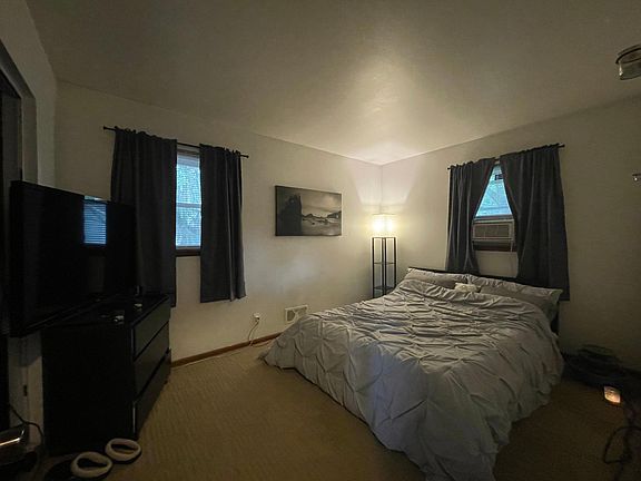 5th image of 2-346 18th Ave NE #2