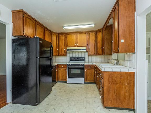 5th image of 908 W Cortland Ave