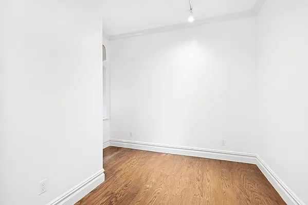 Rented by Compass | media 5