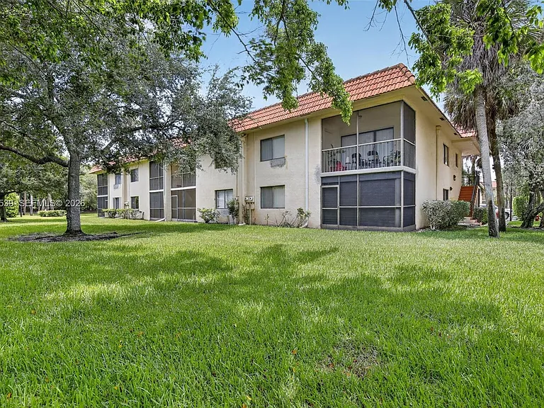 359 Lakeview Dr #102 — Photo 32