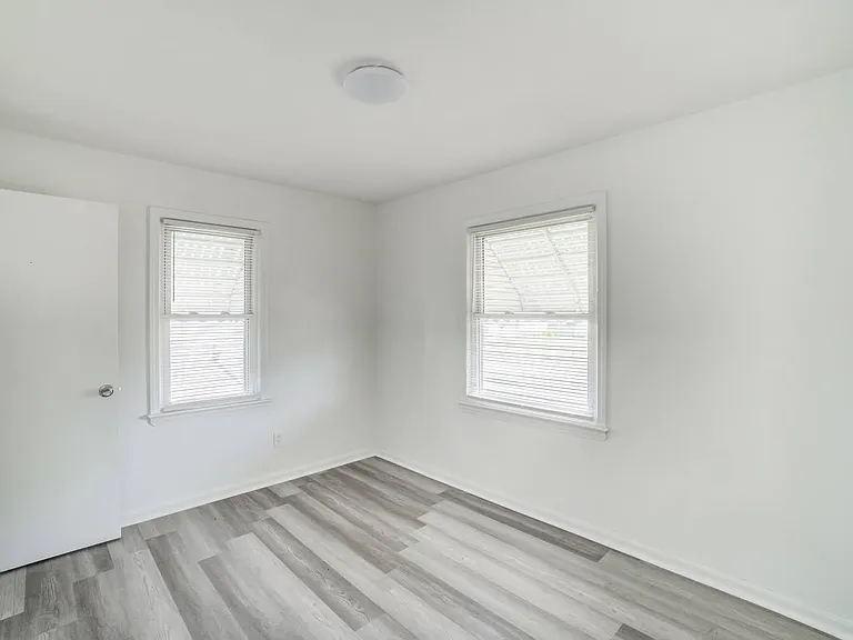13117 Wilton Ave — Photo 28