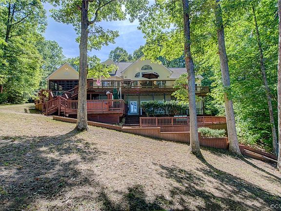 2nd image of 8 Grandview Dr