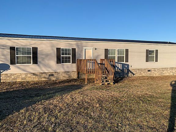 3rd image of 105 Petty Ln