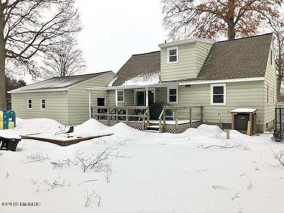 3rd image of 4433 Marshall Ave SE