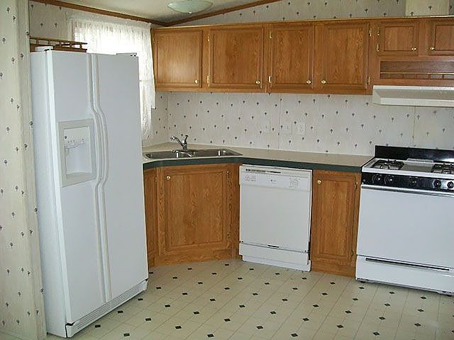 2nd image of 231 Belle Villa Blvd