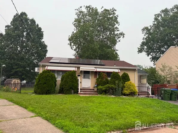 89 Oak Ln, Edison, NJ 08817